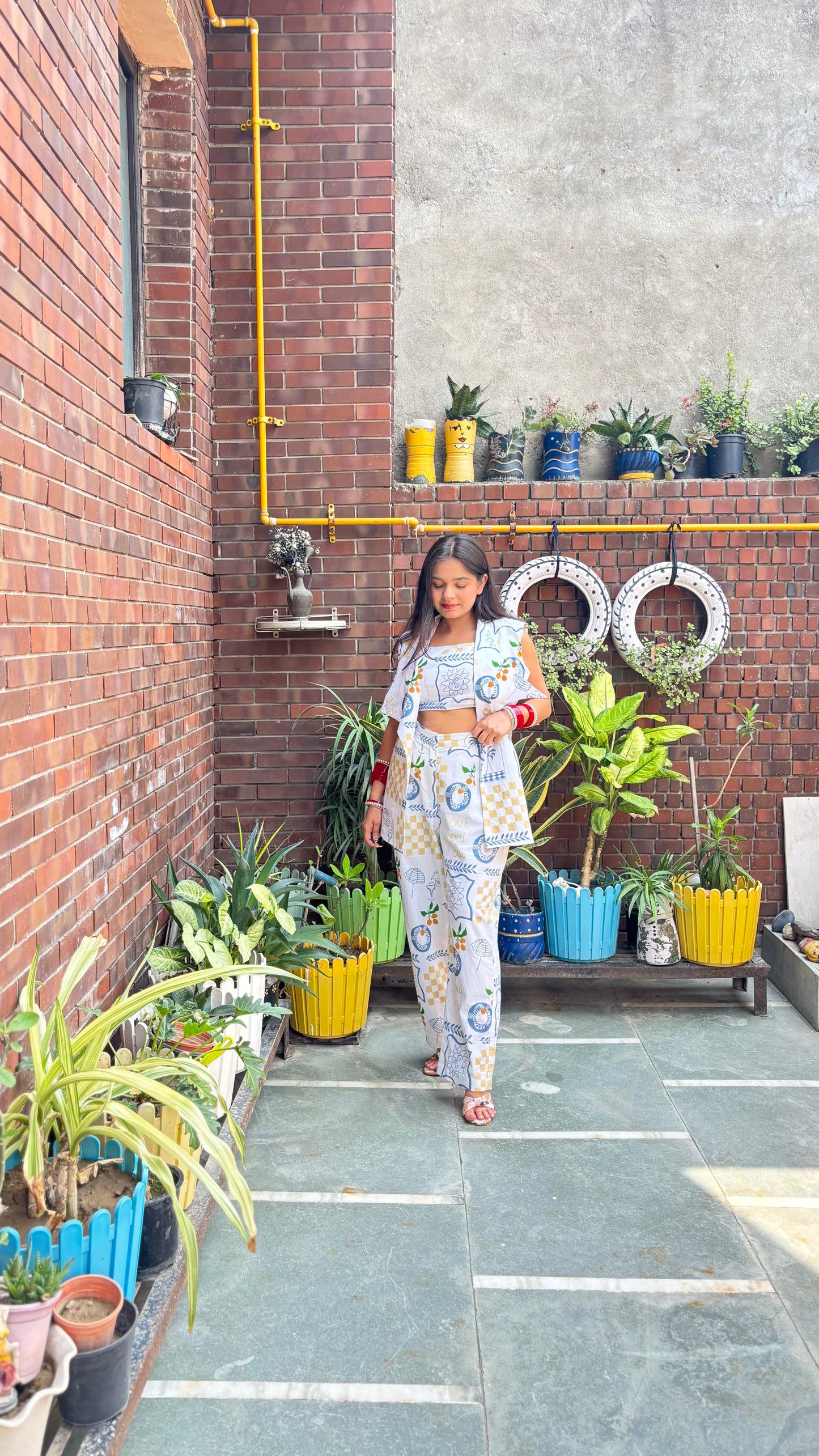 Summer Cool Print Sleeveless Jacket With Crop Top & Straight Pants Co-ord Set